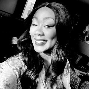 Meet your Posher, Latoya